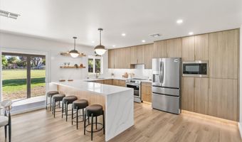 2029 W SHAWNEE Dr, Chandler, AZ 85224