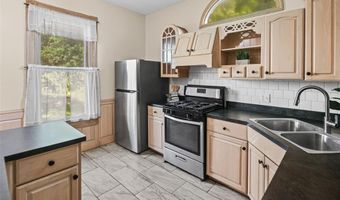 407 E 9th St, Alton, IL 62002
