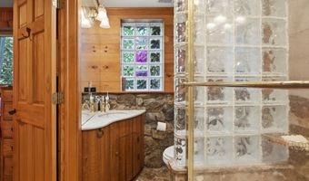 29 Old Forty Acre Mountain Rd, Danbury, CT 06811