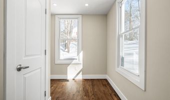 6 Juniper Ridge Dr, Danbury, CT 06811