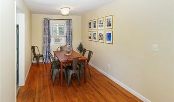 17 Wood Rd, Middletown, RI 02842