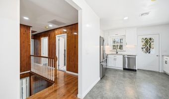 4 Rainbow Trl, Alloway, NJ 07422