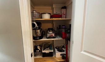 820 S WASHINGTON St 226, Alexandria, VA 22314