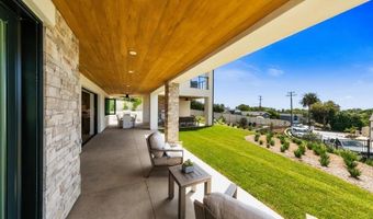 2924 Highland Dr, Carlsbad, CA 92008