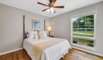 345 Norwood Cir, Ballwin, MO 63011
