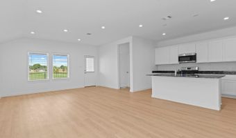 311 Emma St, Angleton, TX 77515