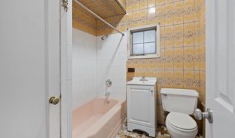 71 W 17TH St, Bayonne, NJ 07002