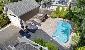 225 4th St, Beach Haven, NJ 08008
