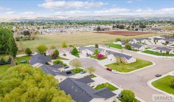 967 Clara Ct, Ammon, ID 83406
