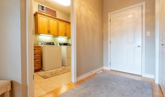 1408 Riverwood Dr, Bismarck, ND 58504