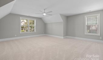 6910 Providence Ln W, Charlotte, NC 28226