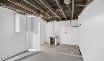 1106 Wade St, Aliquippa, PA 15001