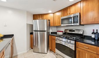2220 FAIRFAX Dr 309, Arlington, VA 22201
