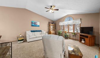 116 W Birchwood Dr, Brandon, SD 57005