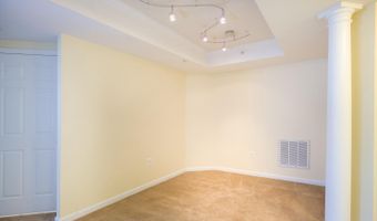 3835 9TH St N 504W, Arlington, VA 22203
