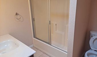 614 N 11th St, Carlsbad, NM 88220