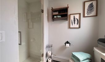 38 Hilltop Ave Cottage, Middletown, RI 02842
