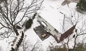 1360 Fairlane Dr, Ann Arbor, MI 48104