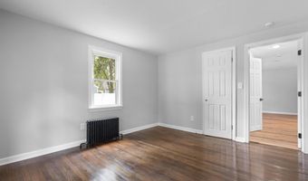 17 Brookdale Ave, Bloomfield, CT 06002