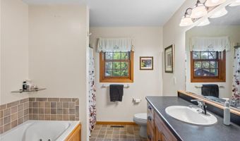 615 Woodsmen Dr NE, Alexandria, MN 56308