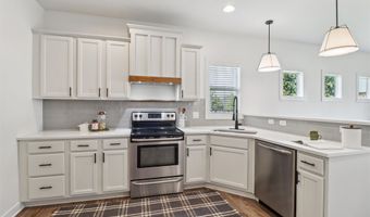 3304 NW 13th St, Ankeny, IA 50023