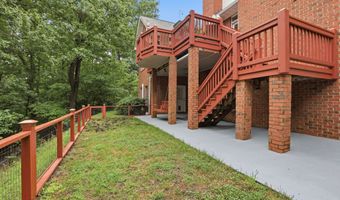 355 Smoke Rise Dr, Baldwin, GA 30511