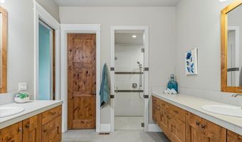 61333 Kindle Rock Loop, Bend, OR 97702