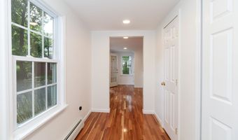 150 Chestnut St, Branford, CT 06405