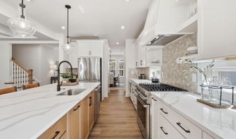 5413 WOODWAY Dr, Alexandria, VA 22310
