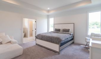921 Justine Cir E, Indianapolis, IN 46234