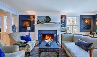 22 Lantern Ln, Barrington, RI 02806
