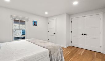 14 Robinson St, Narragansett, RI 02882