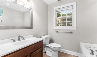 20 Wheelock Ave, Cranston, RI 02920