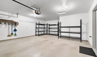 2100 Burr Oak Dr Ln B, Austin, MN 55912