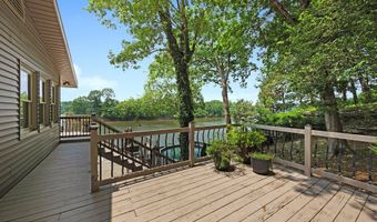 645 Attaway Ln, Bath Springs, TN 38311