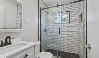 2020 Newcomer Ln, Beech Grove, IN 46107