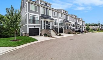2717 Bristol Ridge Dr, Ann Arbor, MI 48105