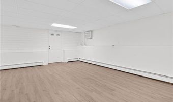 44 Village Ave, Cranston, RI 02920