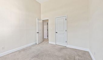 738 York View Dr, Auburn, GA 30011