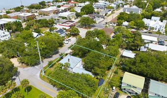 128 4th St, Apalachicola, FL 32320