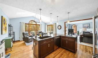 350 ASPEN Ct, Aurora, OH 44202