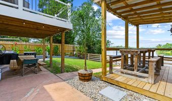 7580 BEACH Dr, Pasadena, MD 21122