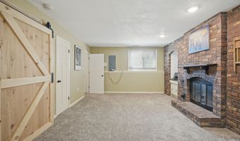 1208 7th St NW, Altoona, IA 50009