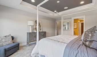 6128 N Trailwoods Dr, Ann Arbor, MI 48103