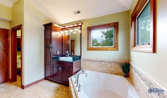 1535 S Douglas Ave, Arlington Heights, IL 60005