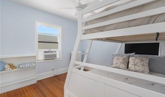 46 Esplanade, Middletown, RI 02842