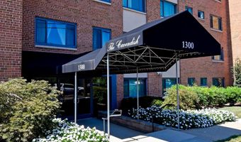 1300 S ARLINGTON RIDGE Rd 204, Arlington, VA 22202