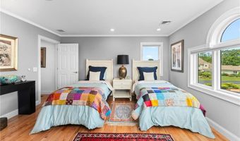 27 Eagle Dr, North Kingstown, RI 02852