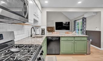 5266 Beechwood Rd, Blakeslee, PA 18610