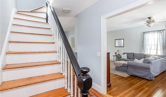 6 Pond Ave, Newport, RI 02840